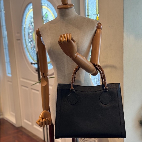 Authentic Vintage Gucci Diana Bamboo Handle Tote Bag - Picture 2 of 15